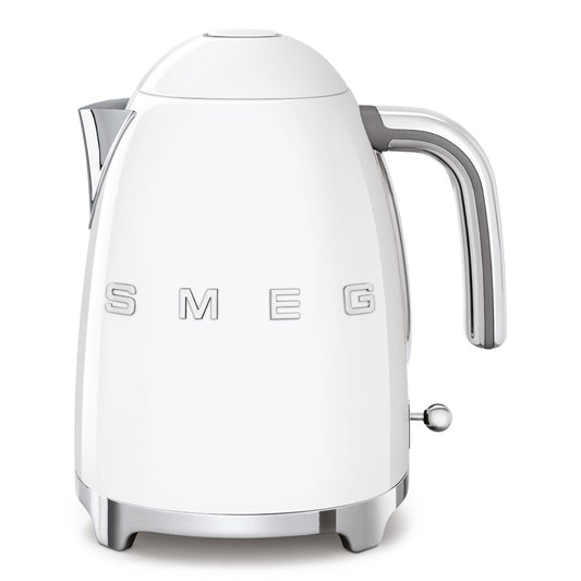 Hervidor blanco SMEG, diseño elegante y moderno, vista lateral