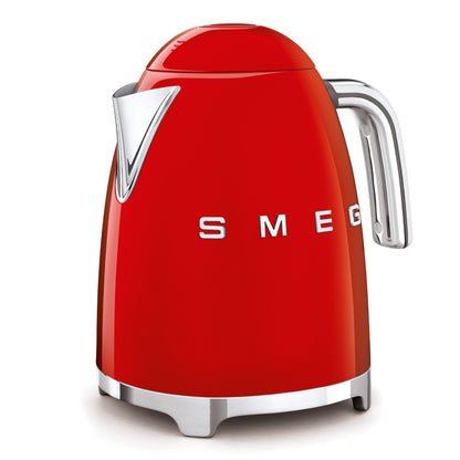Hervidor rojo SMEG, vista lateral, diseño clásico para la cocina