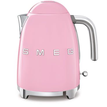 Hervidor SMEG rosa frontal, diseño retro en cocina