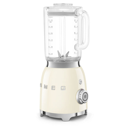 Licuadora SMEG color crema, vista frontal, ideal para preparar batidos