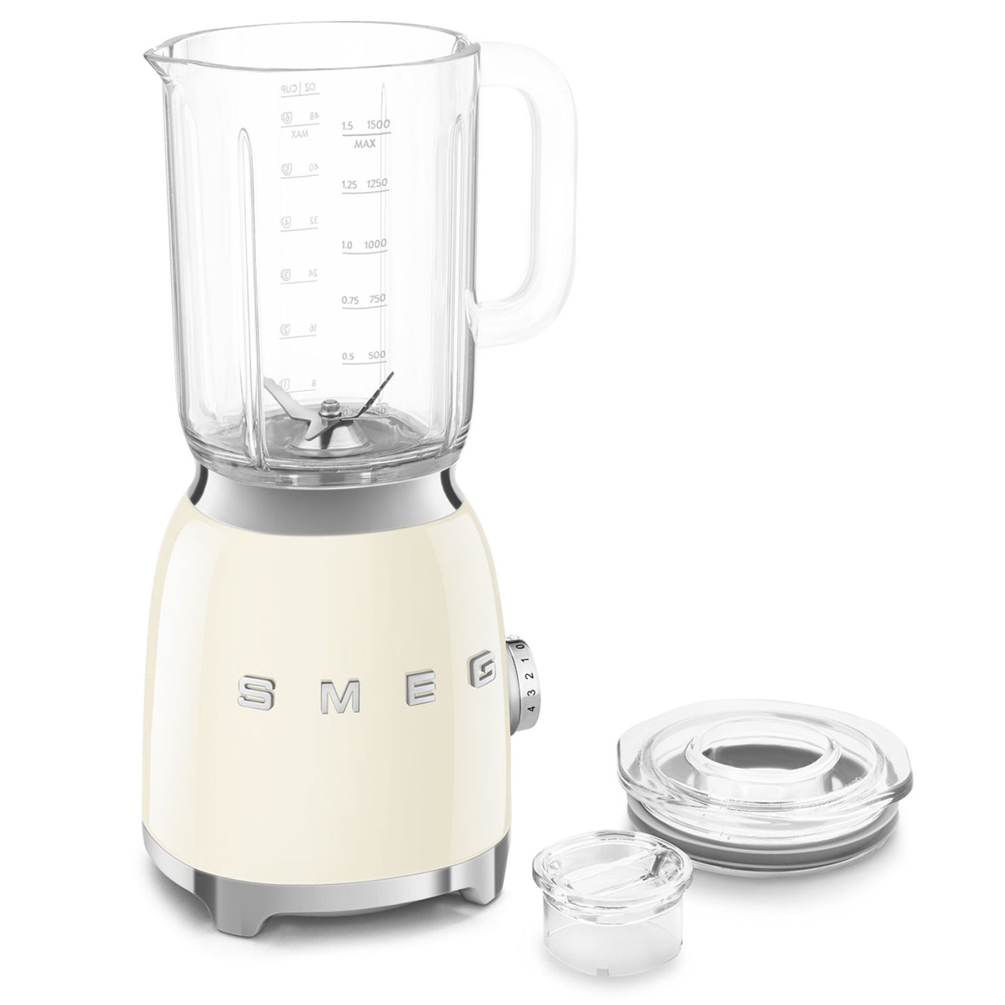Licuadora SMEG color crema, vista frontal con vaso y tapa transparente