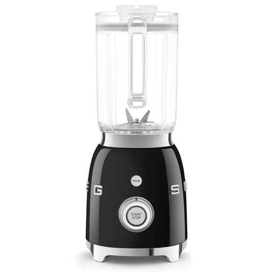 Licuadora SMEG negra frontal, diseño elegante y moderno, cocina