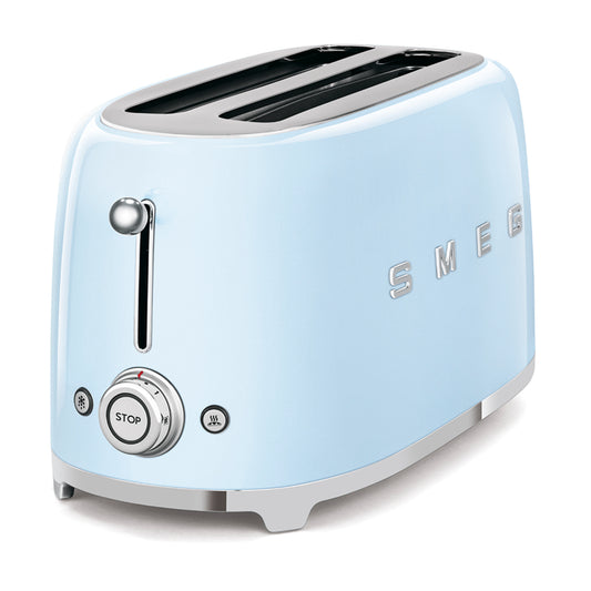 Tostadora SMEG azul claro, vista lateral en cocina moderna.