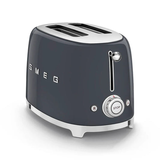 Tostadora SMEG gris frontal, diseño retro, cocina moderna