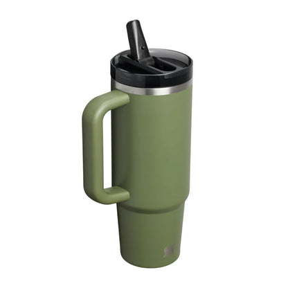Vaso Stanley Quencher ProTour 30oz en color verde con tapa y asa ergonómica