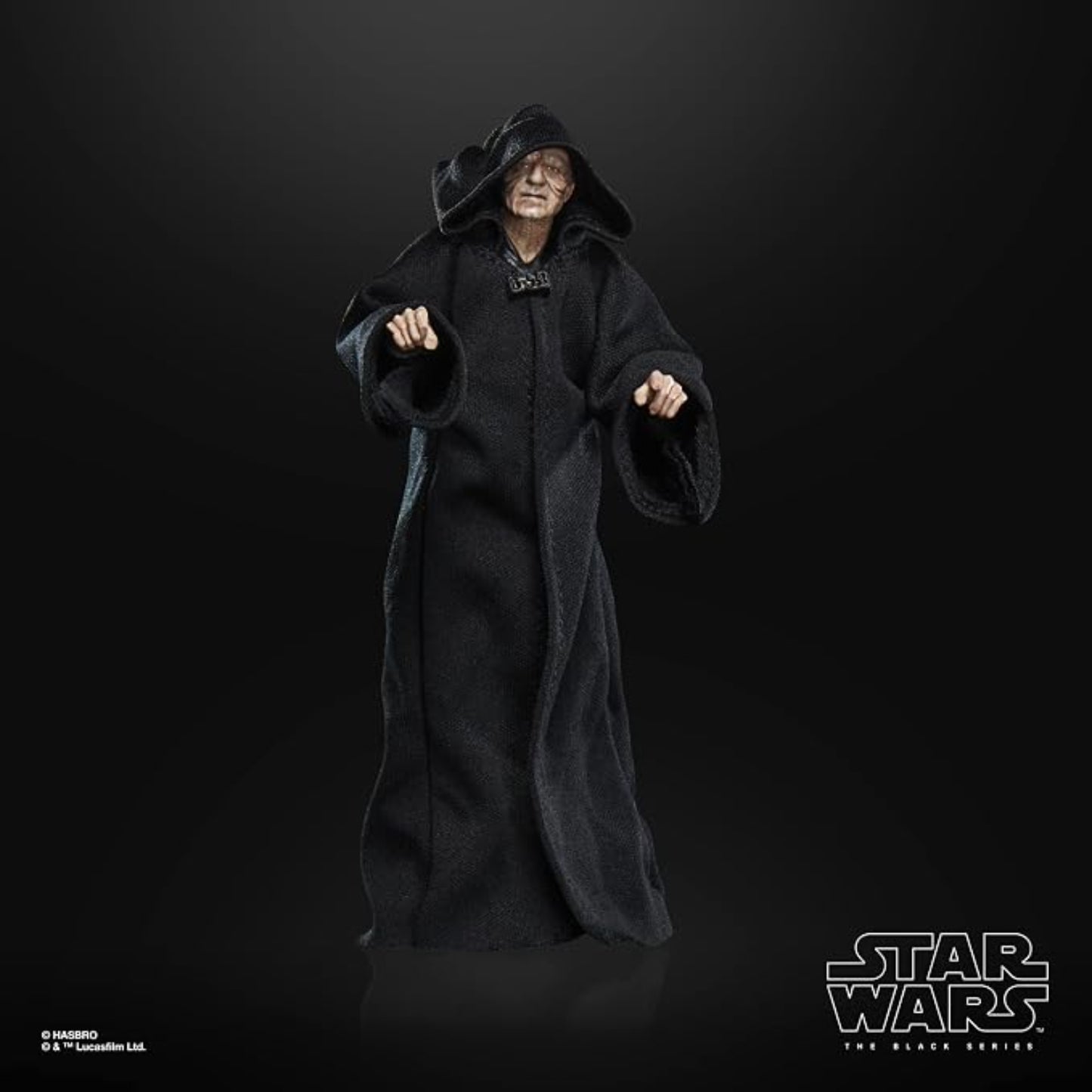 Figura Star Wars de Darth Sidious en túnica negra, destacando detalles de su traje