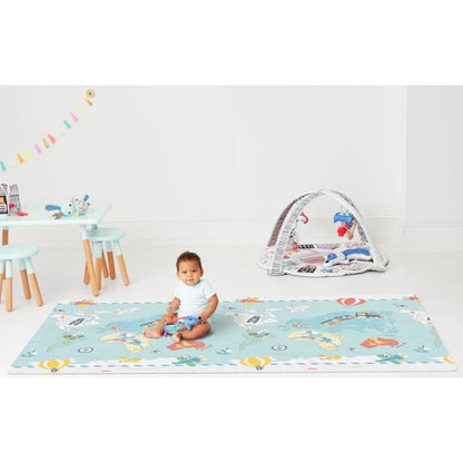 Alfombra de juego infantil SKIP*HOP color azul con diseño de animales