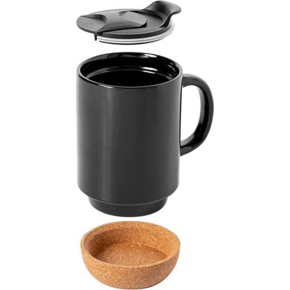 Taza negra de cerámica con tapa y base de corcho, ideal para bebidas calientes
