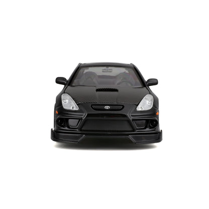 Carro modelo Maisto negro, vista frontal, colección de automóviles a escala