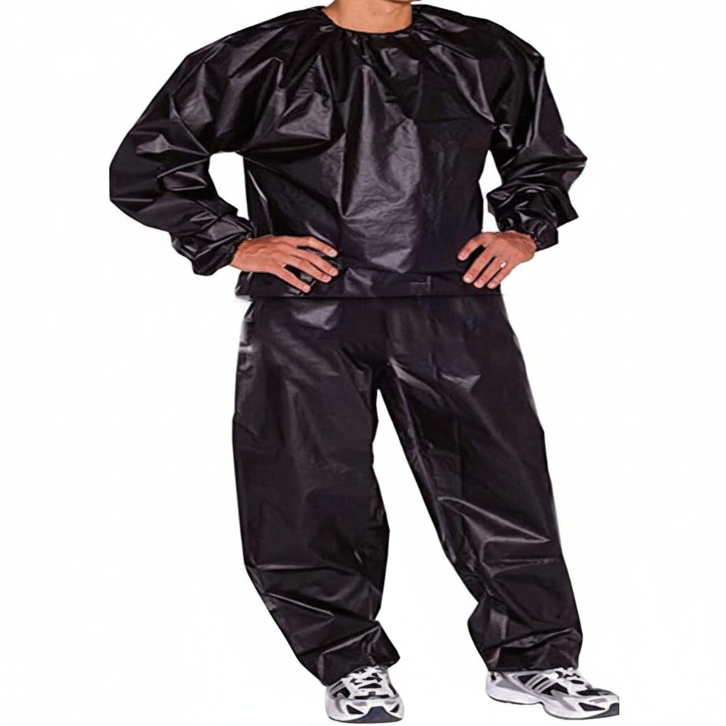 Traje negro de lluvia, vista frontal, uso en exteriores