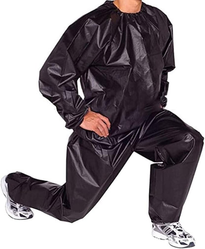 Traje negro de ejercicio, vista frontal, cómodo para entrenamiento físico.