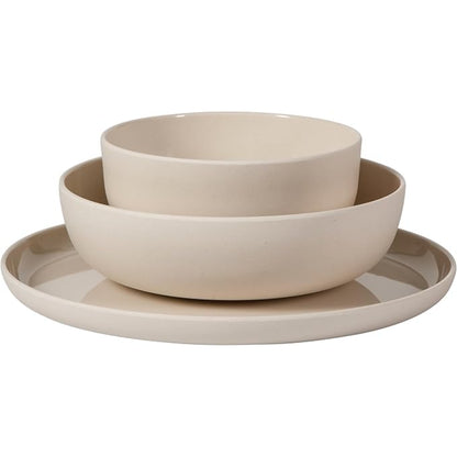 vajilla beige en tres piezas, vista frontal, cocina moderna