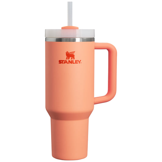 Vaso Stanley Quencher 40 oz Honduras en color melocotón con tapa y popote para bebidas frías