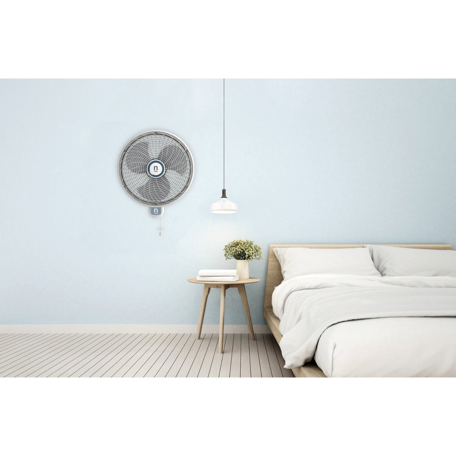ventilador NAVIA montado en la pared, habitación moderna y luminosa